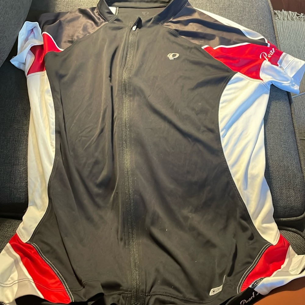 Pearlzumi women’s Biking Jersey and Shorts- XL Jersey and medium shorts